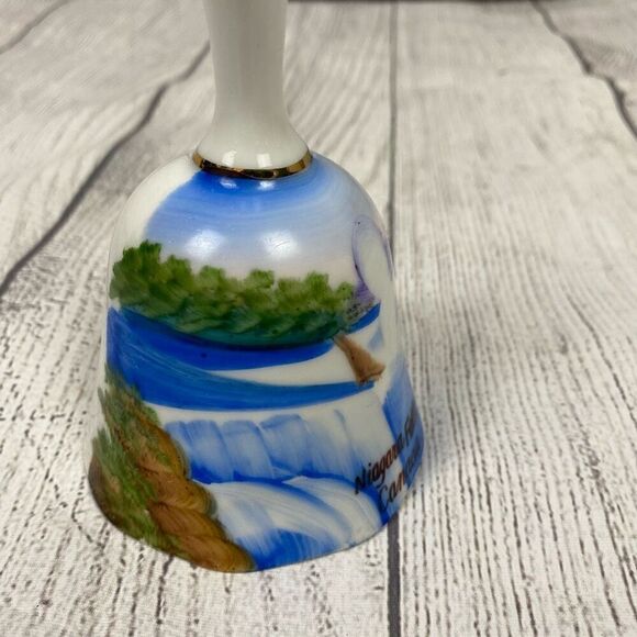 Vintage collectors handpainted bell Niagara Falls - Picture 2 of 5